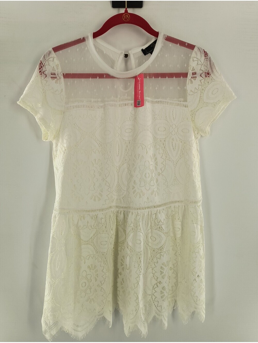 Susan Betro Women's NWT Blouse M Beige Lacey 057